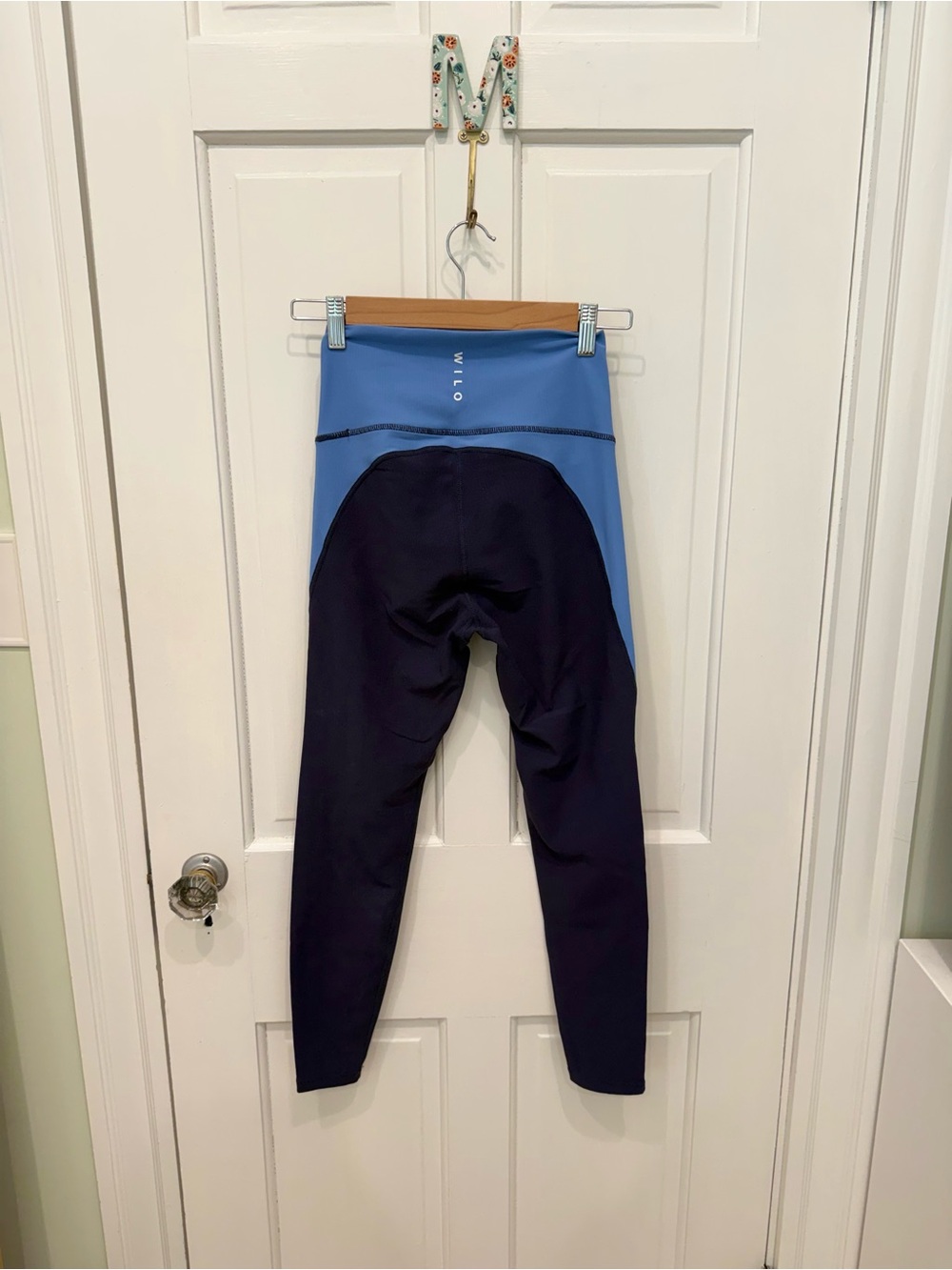 Colorblock WILO Set - Navy and Light Blue Sports Bra & Leggings - Picture 4 of 7